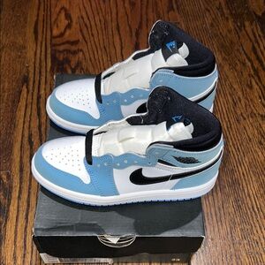 Kids Jordan Retro 1s ‘University Blue’